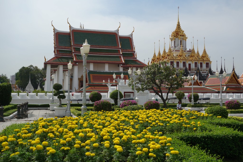 The beautiful and unique architectural features of Wat Loha Prasat