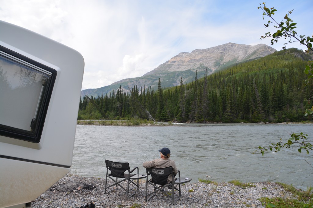 A magnificent lunch spot on one of our favourites - the Laird River - as we follow the Alaska Highway