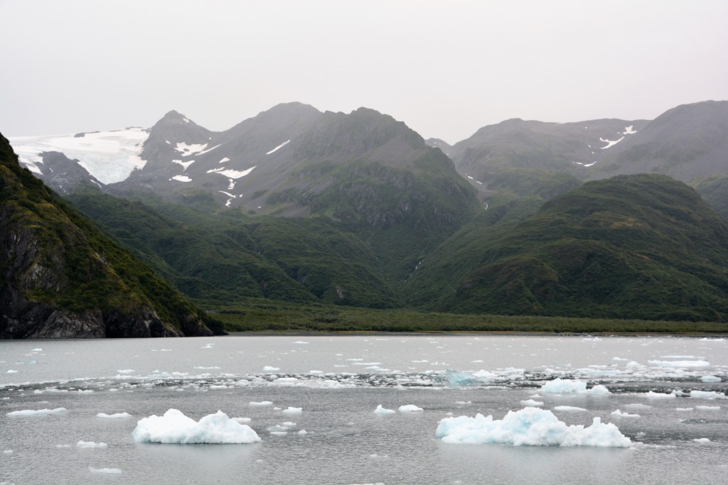 And when we turn our head away from the glacier the views are still stunning